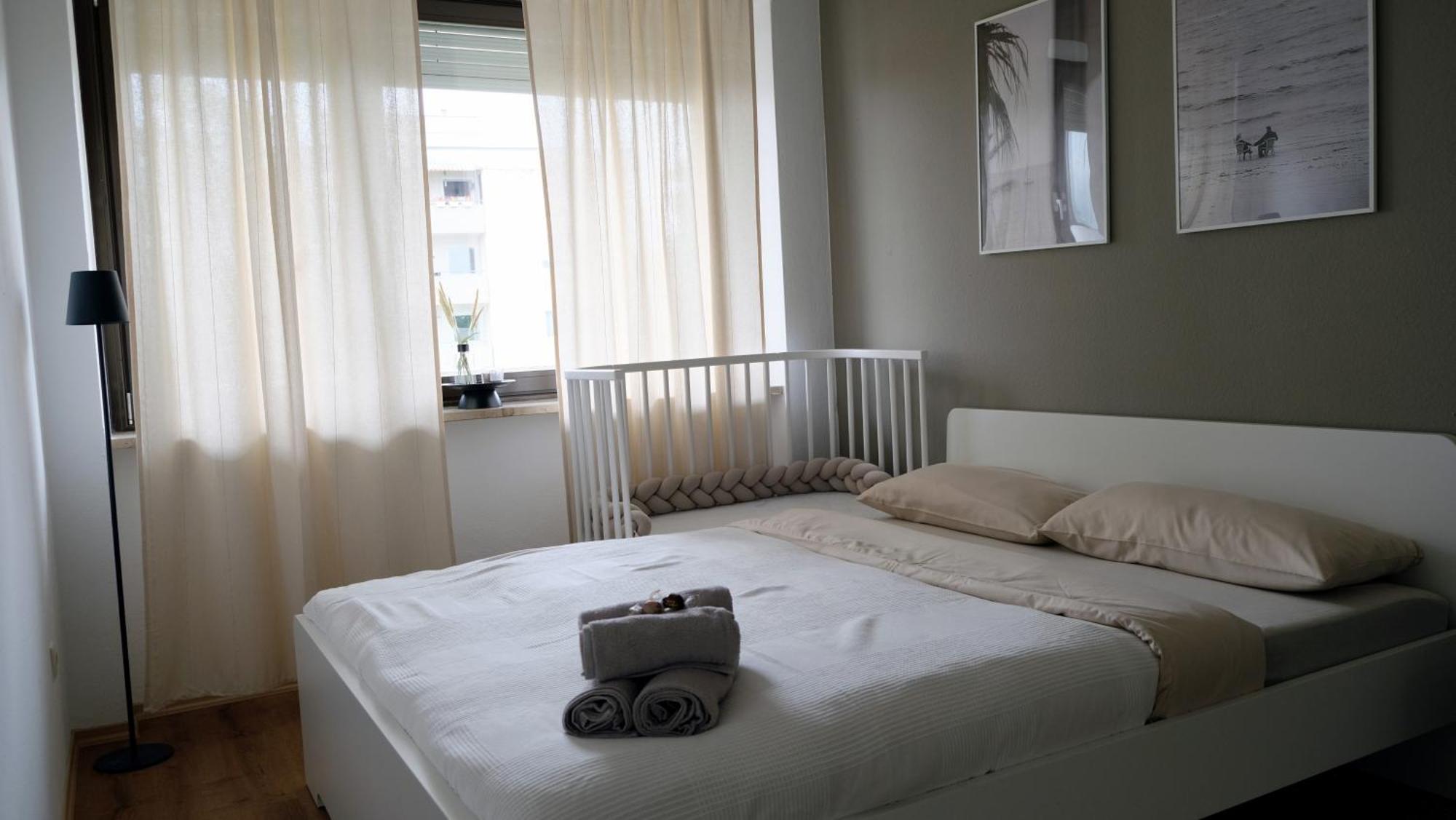 Casa Luxe - 120Qm - Zentral - Familienfreundlich - Parkplatz - 5Km Zum Legoland Lejlighed Günzburg Eksteriør billede